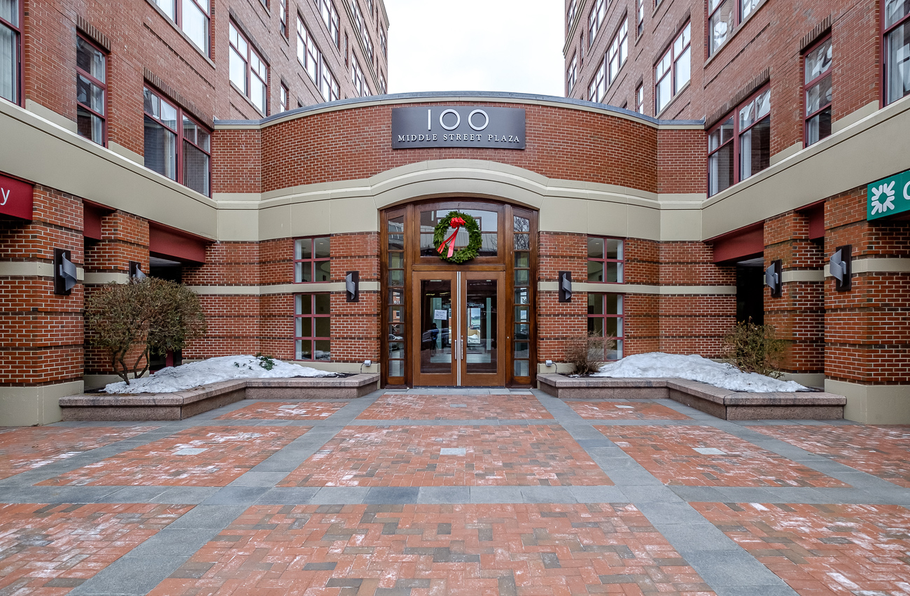 100 Middle Street - Lobby - Exterior